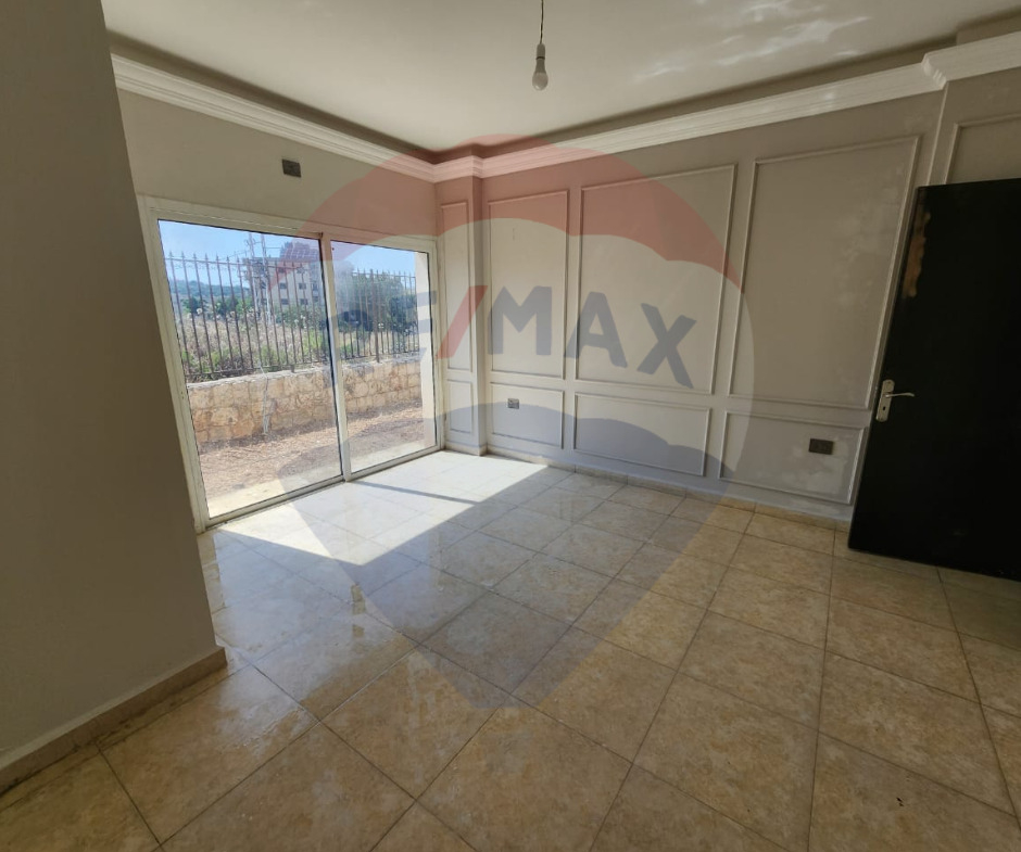 R9-1835 Ground Floor Apartment 160m with Garden for sale in Btouratij - Koura — الصورة 2 من 11