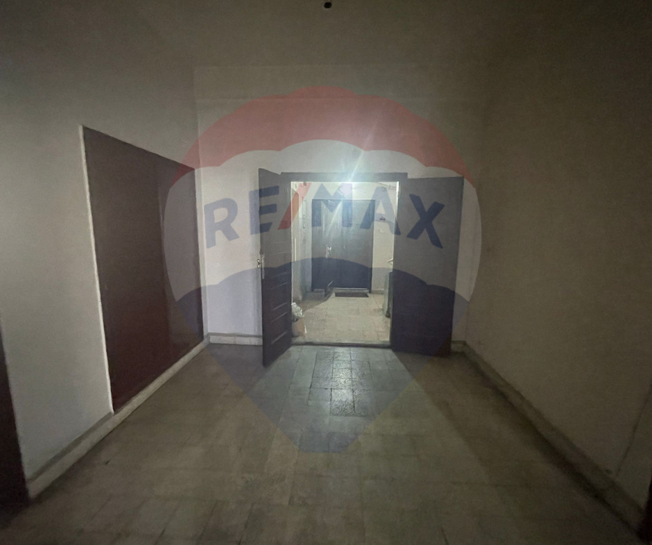R9-1841 Spacious Apartment 190m for sale in Azmi - Tripoli — الصورة 3 من 3