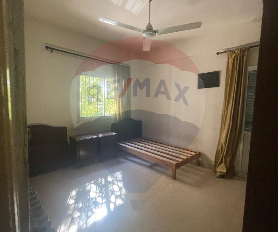 R9-1876  Spacious Apartment 220m for sale in Ajazah Street - Abou Samra — Photo 6 of 9