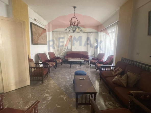 R9-1876  Spacious Apartment 220m for sale in Ajazah Street - Abou Samra — Photo 2 of 9