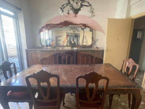 R9-1876  Spacious Apartment 220m for sale in Ajazah Street - Abou Samra — Photo 3 of 9