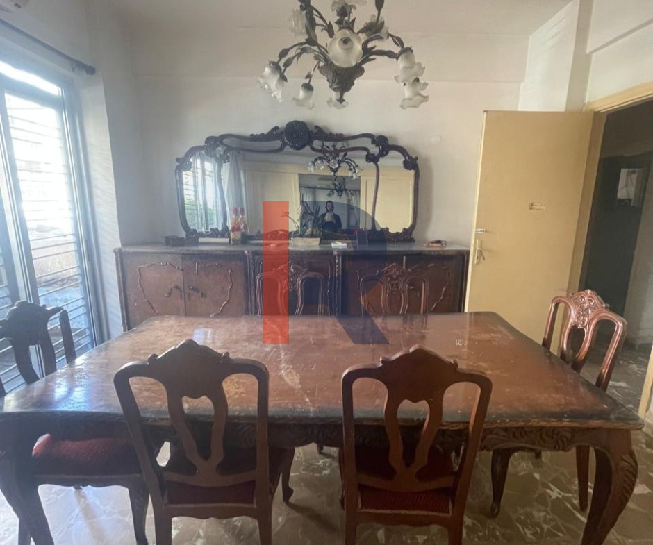R9-1876  Spacious Apartment 220m for sale in Ajazah Street - Abou Samra — Photo 3 of 9
