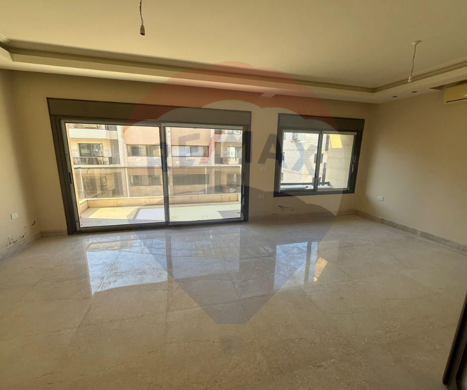 R9-1877 Apartment 150m for sale in Dam W Farez - Tripoli — Photo 2 of 11