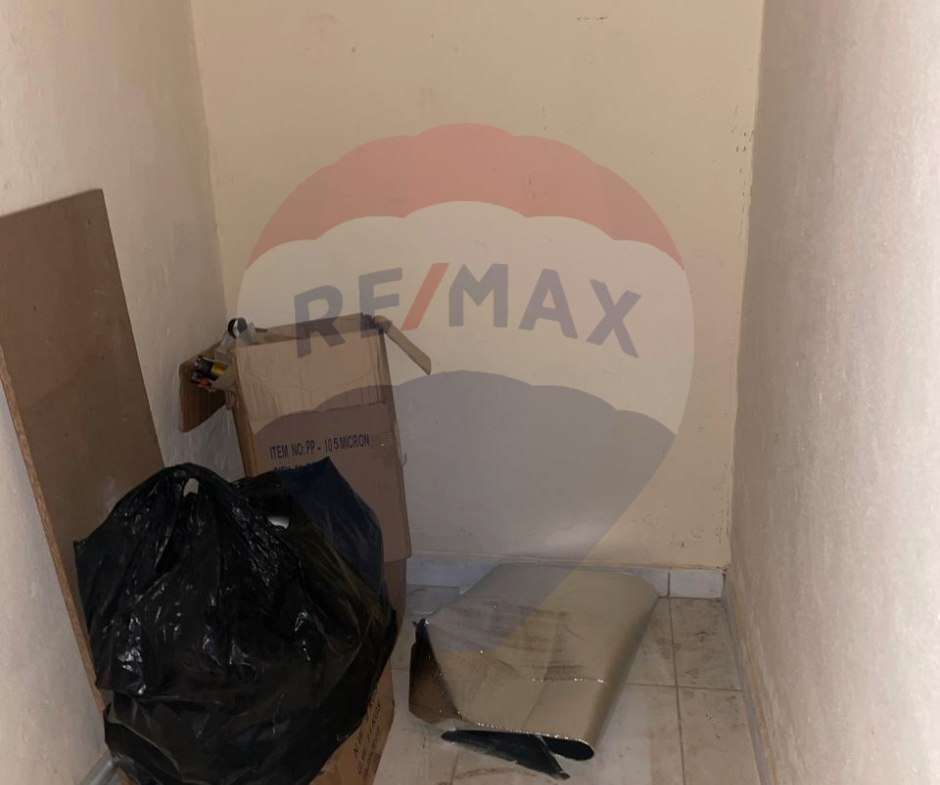 R9-1853 Shop for Sale in Abu Samra on Rawdat El Zaytoun Street — Photo 4 of 4