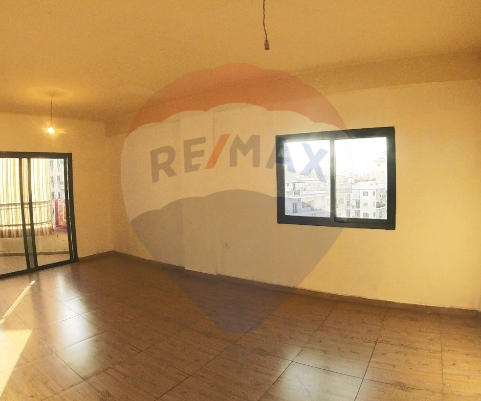 R9-1894 Apartment 130m for sale in Sahat Al-Shiraa - Abou Samra — الصورة 2 من 10