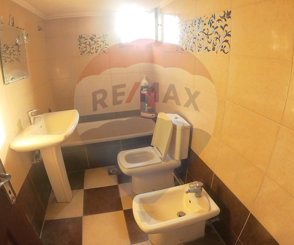 R9-1894 Apartment 130m for sale in Sahat Al-Shiraa - Abou Samra — الصورة 10 من 10