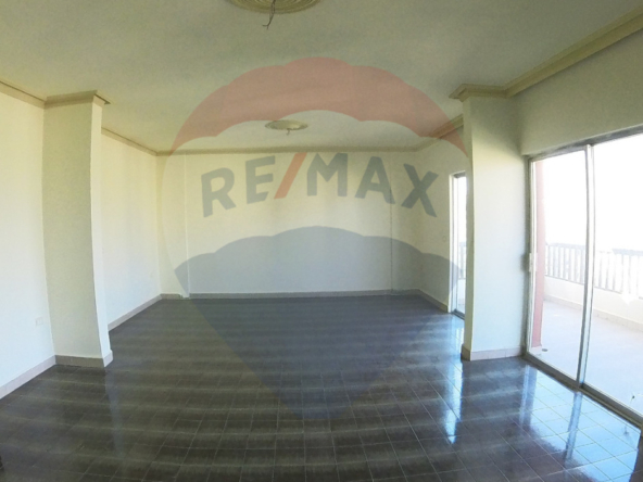 R9-1898 Spacious Apartment for Sale in Miten Street - Tripoli — الصورة 2 من 15