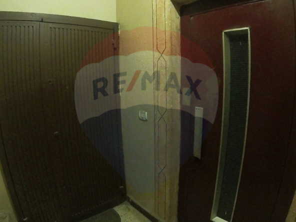 R9-1898 Spacious Apartment for Sale in Miten Street - Tripoli — الصورة 3 من 15