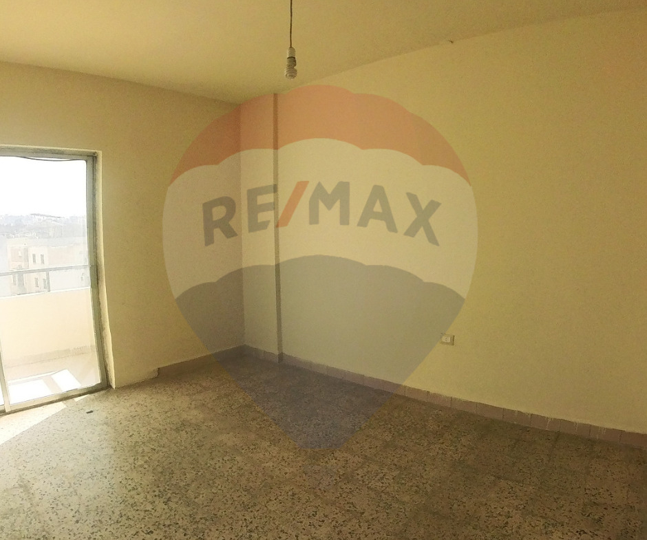 R9-1898 Spacious Apartment for Sale in Miten Street - Tripoli — الصورة 5 من 15