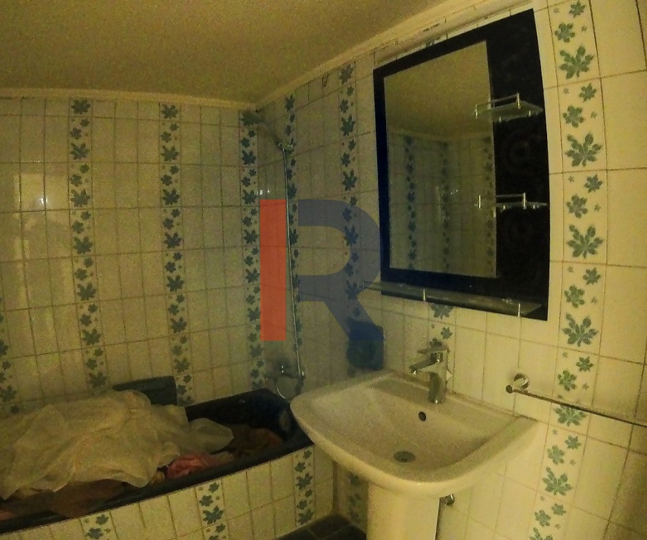 R9-1898 Spacious Apartment for Sale in Miten Street - Tripoli — الصورة 6 من 15