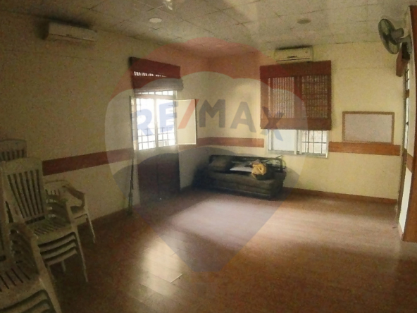 R9-1899 House and Shop for Sale in Zahriyeh - Tripoli — Photo 2 of 8