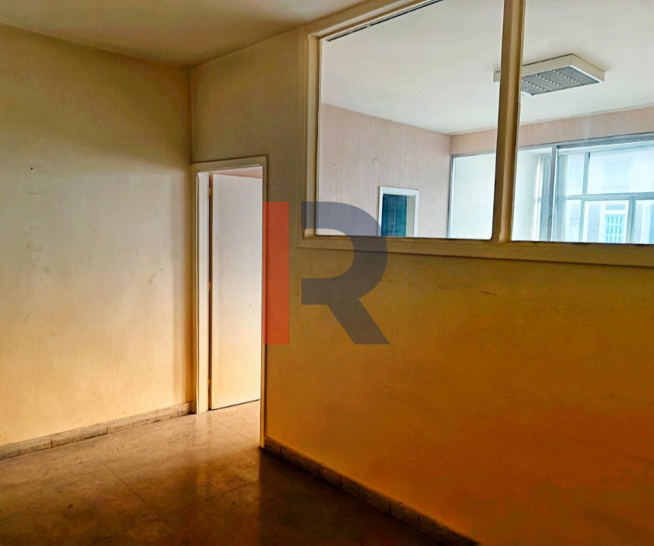 R9-1903 Office Space 50m for sale in Azmi - Tripoli — الصورة 2 من 4