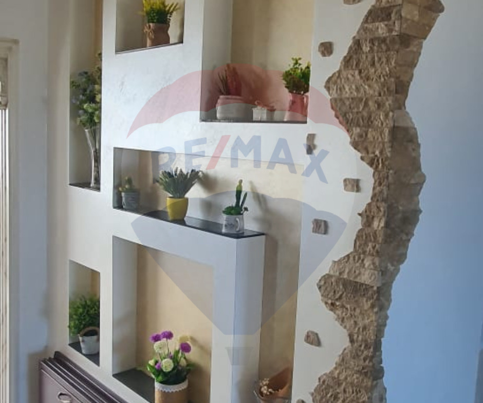 R9-1908 Apartment for Sale in Mina Tripoli — Photo 2 of 7