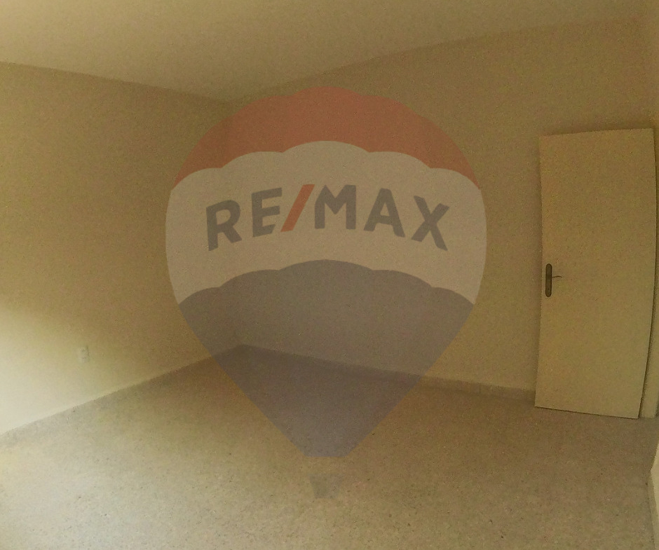 R9-1914 Apartment for Sale in Amioun Koura — Photo 2 of 13
