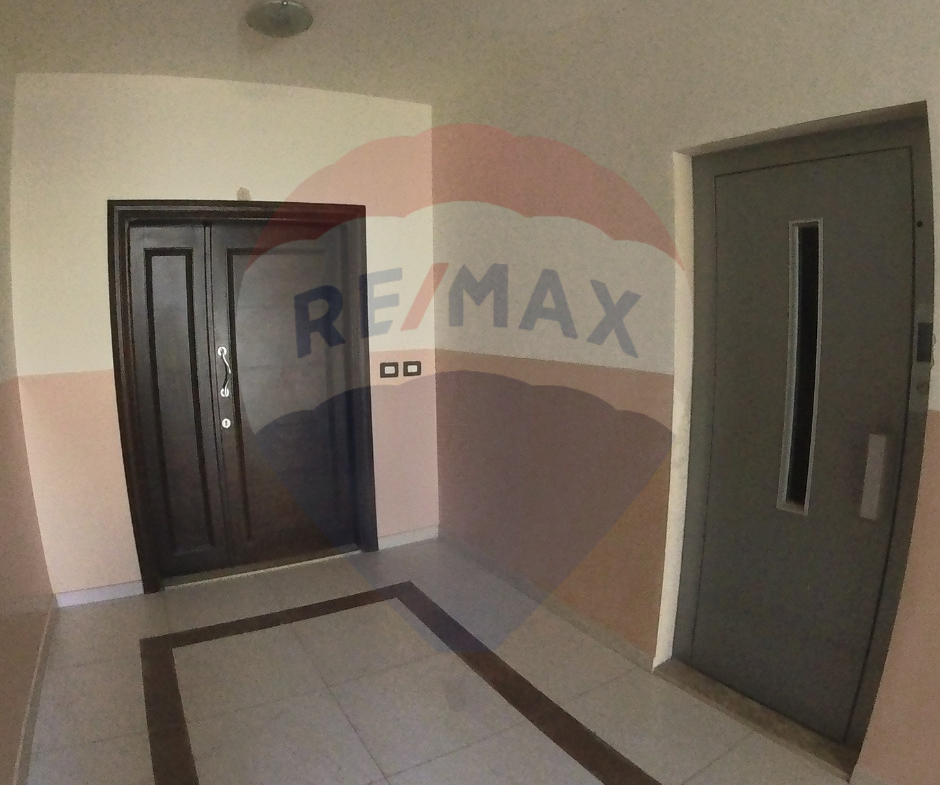R9-1949 Spacious Apartment for Sale in Btouratij, Koura | Near El Nour School — الصورة 3 من 7