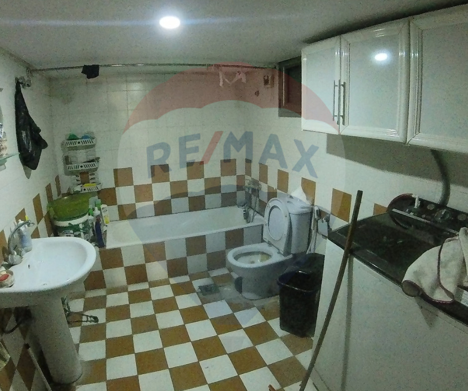 R9-1953  Spacious Apartment 220m for Sale in Boulevard - Tripoli — الصورة 12 من 12