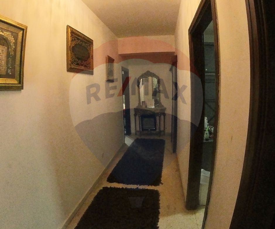 R9-1953  Spacious Apartment 220m for Sale in Boulevard - Tripoli — الصورة 5 من 12