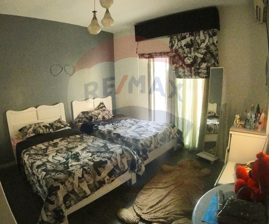 R9-1953  Spacious Apartment 220m for Sale in Boulevard - Tripoli — الصورة 7 من 12