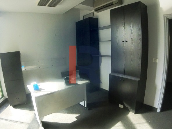 R9-1958 Office 130m for Sale in Azmi - Tripoli — الصورة 3 من 7