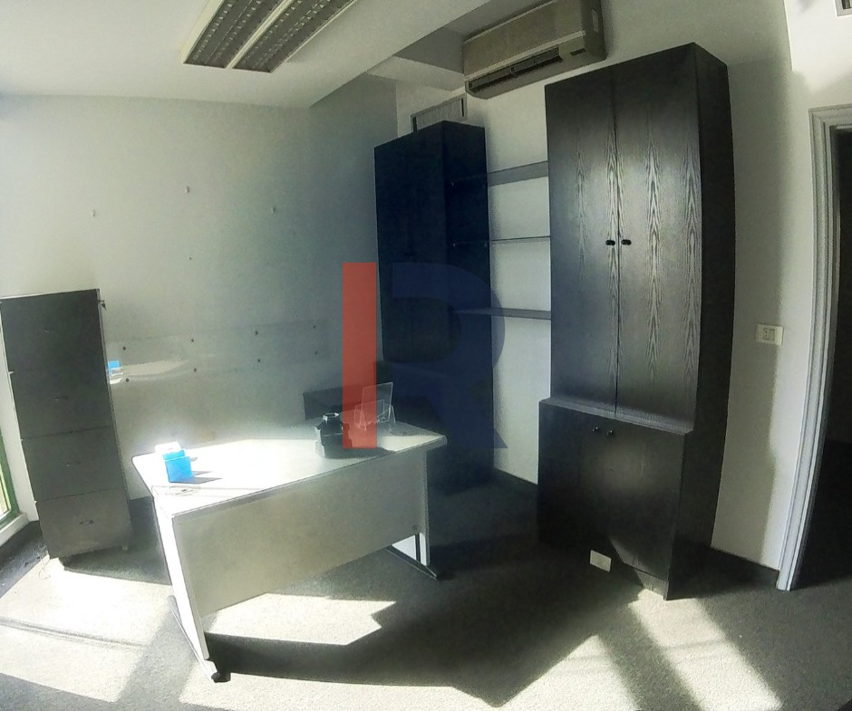 R9-1958 Office 130m for Sale in Azmi - Tripoli — الصورة 3 من 7