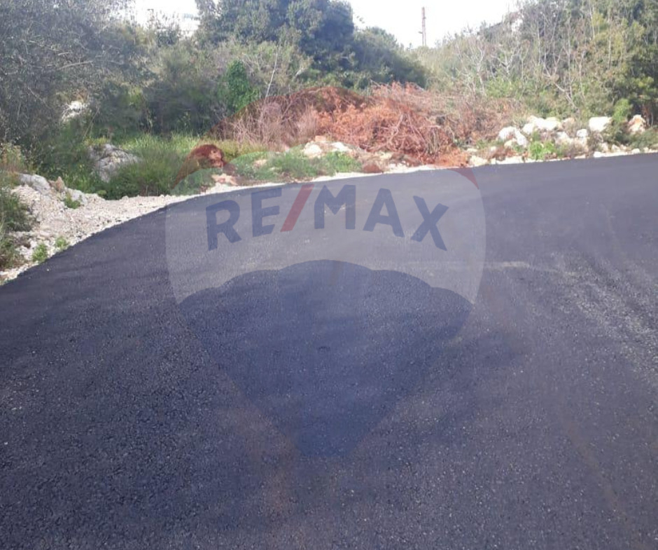R9-1960 Land 2205 sqm for sale in Btouratij - Koura, Ideal for Residential Development — Photo 2 of 5