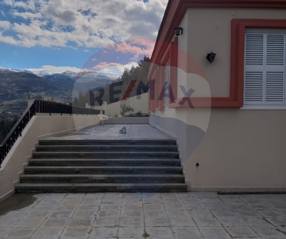 R9-1972 Stunning 4-Floor Villa with 2600m Land for sale in Assoun - Dinnieh — Photo 1 of 13