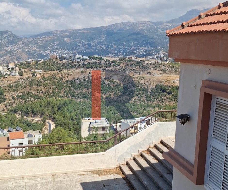 R9-1972 Stunning 4-Floor Villa with 2600m Land for sale in Assoun - Dinnieh — Photo 2 of 13