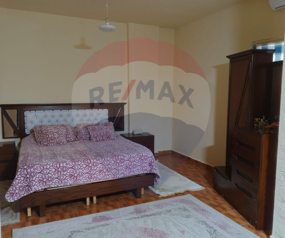 R9-1981 Spacious Apartment 200m for sale in Sahat Al Shiraa - Abou Samra — Photo 7 of 16