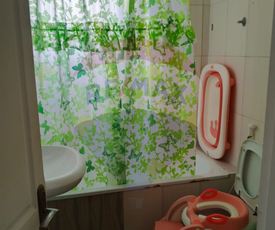 R9-1981 Spacious Apartment 200m for sale in Sahat Al Shiraa - Abou Samra — Photo 14 of 16