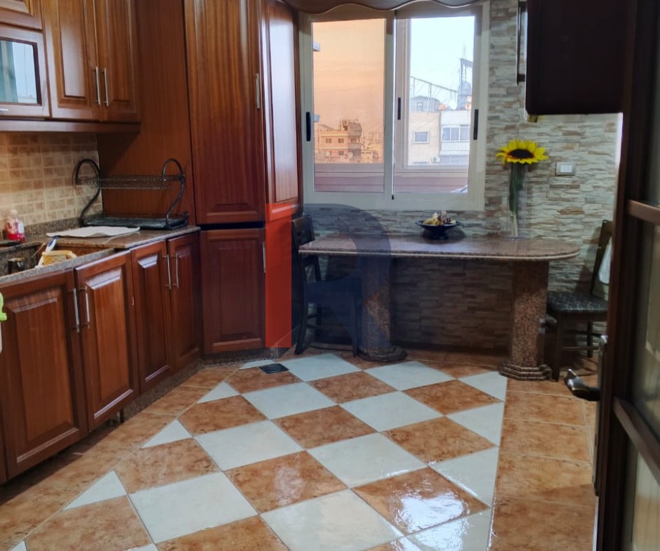 R9-1981 Spacious Apartment 200m for sale in Sahat Al Shiraa - Abou Samra — Photo 10 of 16