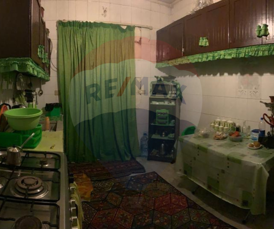 R9-1996 Apartment 155m for sale in Al-Qobbeh - Tripoli — الصورة 5 من 6