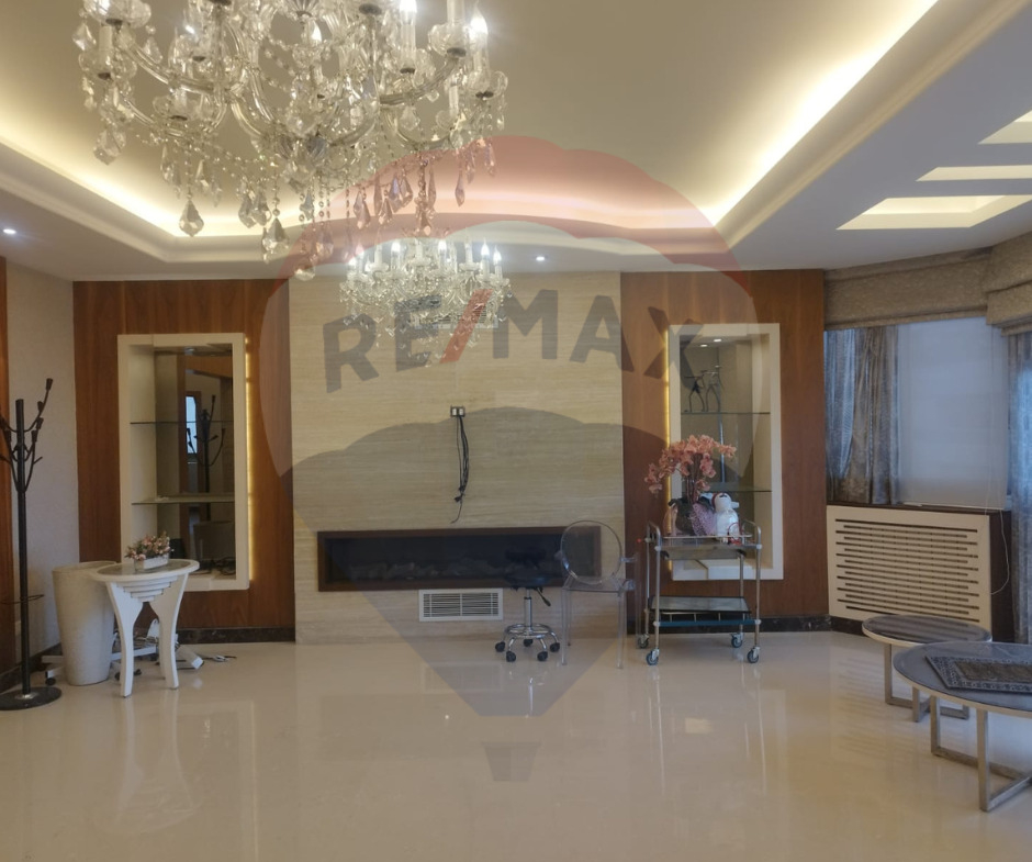 R9-2021 A Well Decorated Duplex For Sale in Dam Wel Farez - Tripoli — Photo 10 of 11