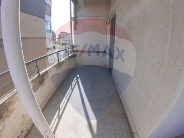 R9-2025 Apartment 200m for sale in Mina Port Said Street Tripoli — الصورة 2 من 10