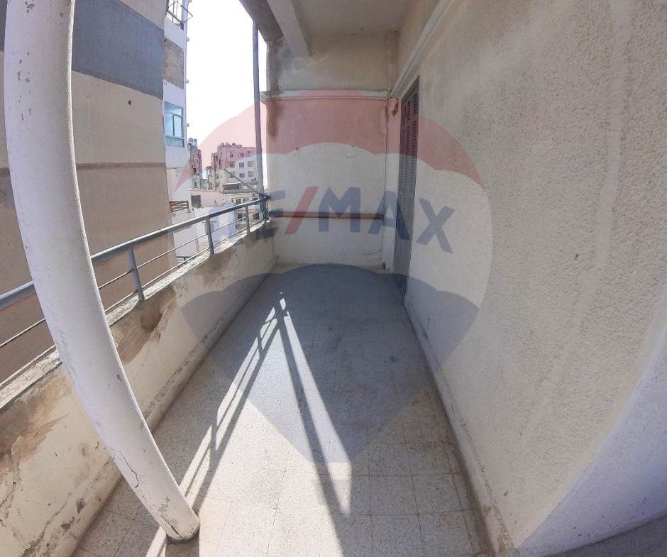 R9-2025 Apartment 200m for sale in Mina Port Said Street Tripoli — الصورة 2 من 10