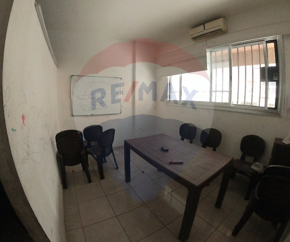 R9-2026 Office 50m for rent in Nadim El Jisr Street Tripoli — الصورة 4 من 5