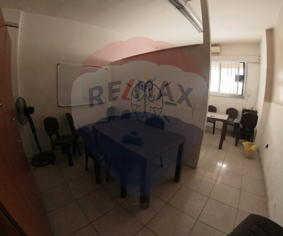 R9-2026 Office 50m for rent in Nadim El Jisr Street Tripoli — الصورة 3 من 5