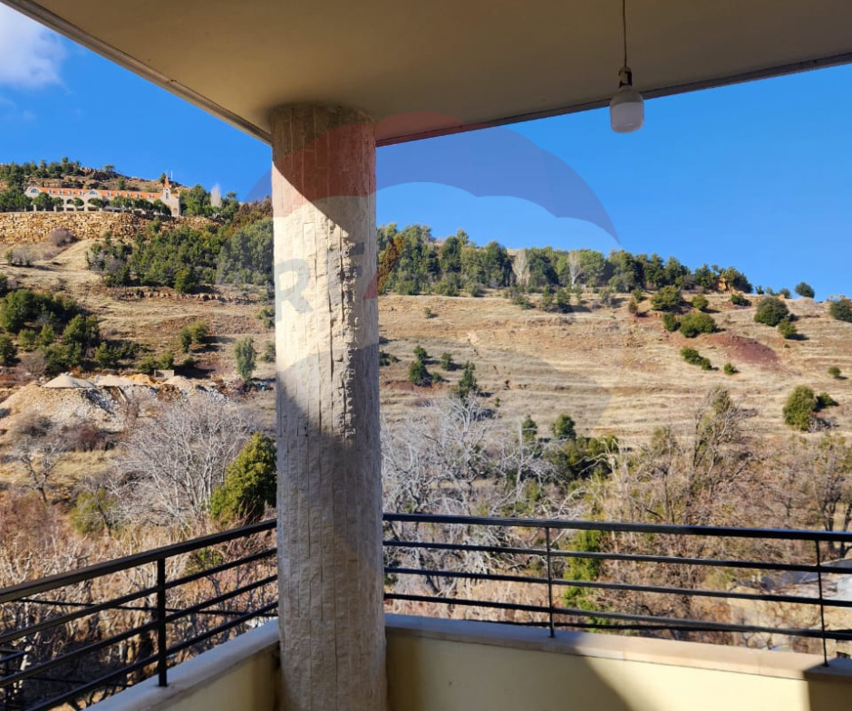 R9-2045 Apartment for sale in Hasroun - Becharre , a tourist village in Lebanon — Photo 2 of 7