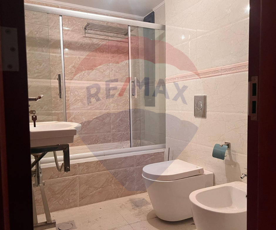 R9-2051 Super Deluxe Apartment 220m for sale in Kfarsaroun - Koura — الصورة 2 من 9