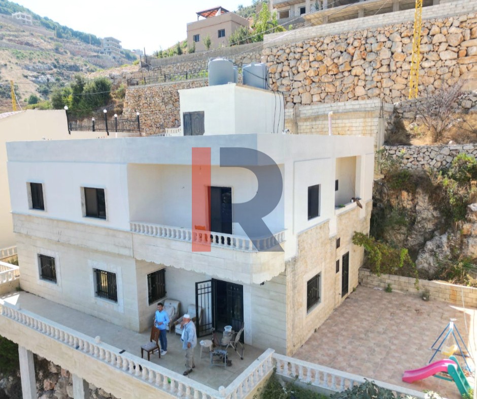 R9-2057 Land with Building for sale in Syr El Danniyeh - North Lebanon — Photo 3 of 3