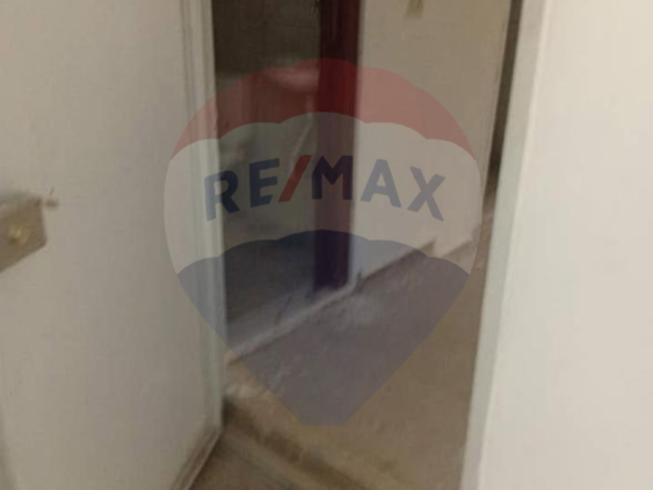 R9-2062 Office for Sale in Icharat Azmi – Tripoli, 80 m²مكتب للبيع في إشارات عزمي – طرابلس، 80 م² — Photo 4 of 9
