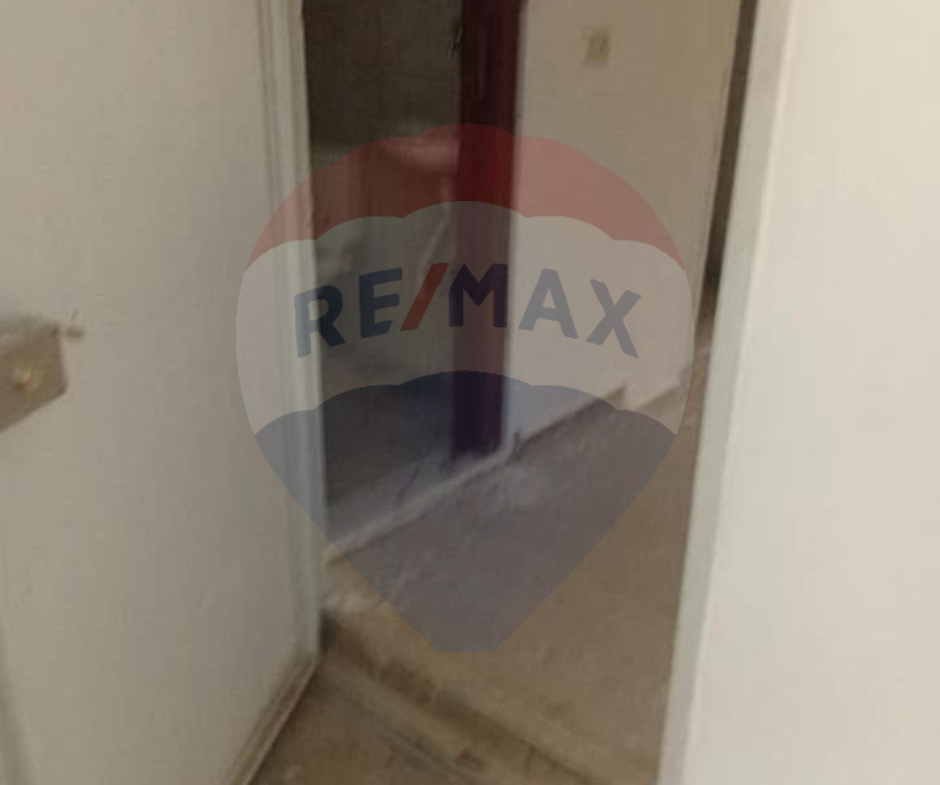 R9-2062 Office for Sale in Icharat Azmi – Tripoli, 80 m²مكتب للبيع في إشارات عزمي – طرابلس، 80 م² — Photo 4 of 9