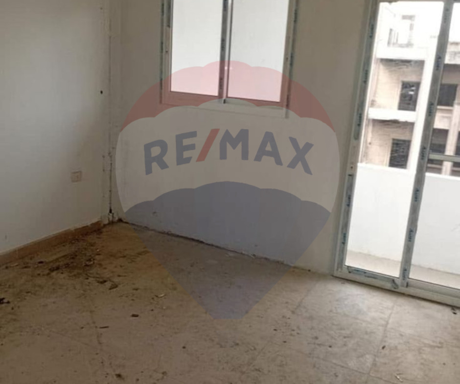 R9-2062 Office for Sale in Icharat Azmi – Tripoli, 80 m²مكتب للبيع في إشارات عزمي – طرابلس، 80 م² — Photo 6 of 9