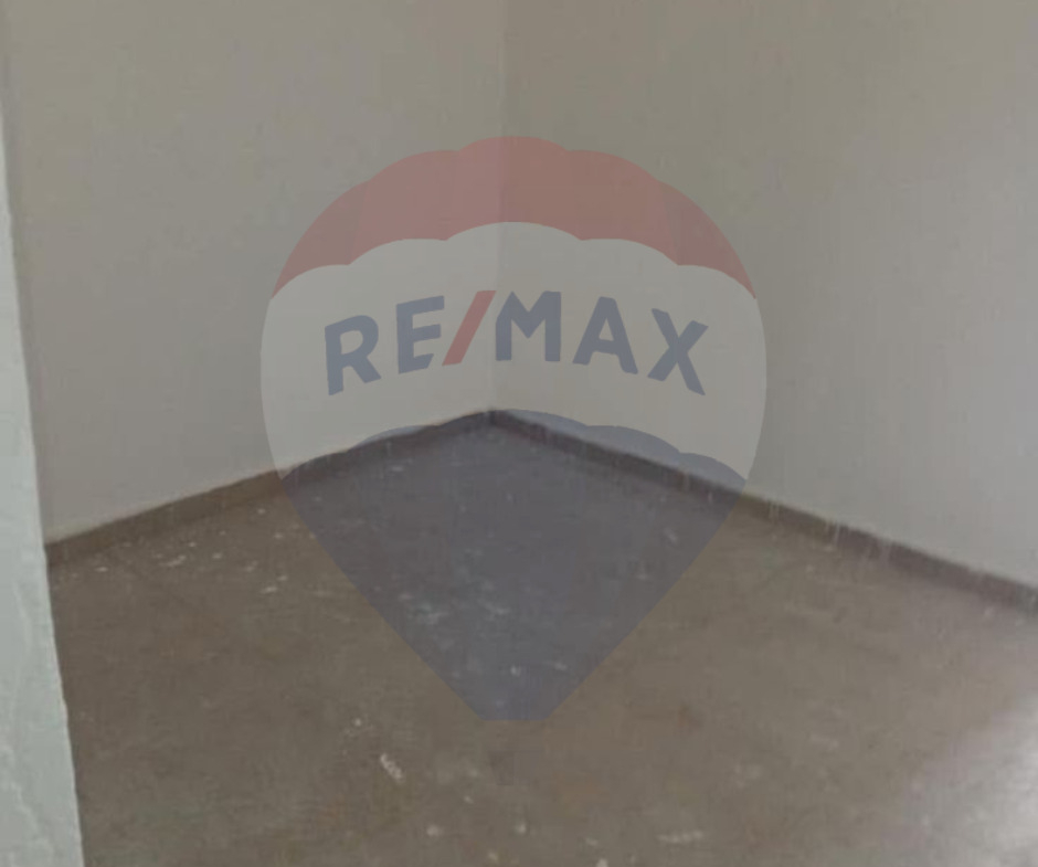 R9-2062 Office for Sale in Icharat Azmi – Tripoli, 80 m²مكتب للبيع في إشارات عزمي – طرابلس، 80 م² — Photo 7 of 9