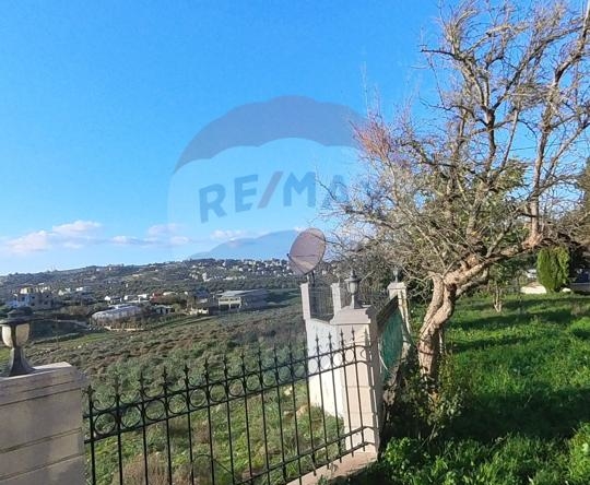 R9-2067 Luxury Villa for Sale in Kfarkahel - Koura — الصورة 2 من 14
