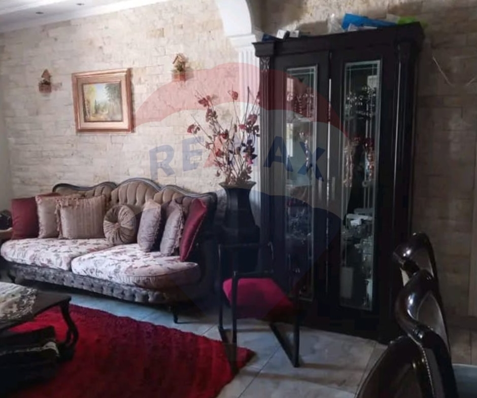 R9-2119 Apartment 110m for sale in Monla Street - Tripoli — الصورة 2 من 4