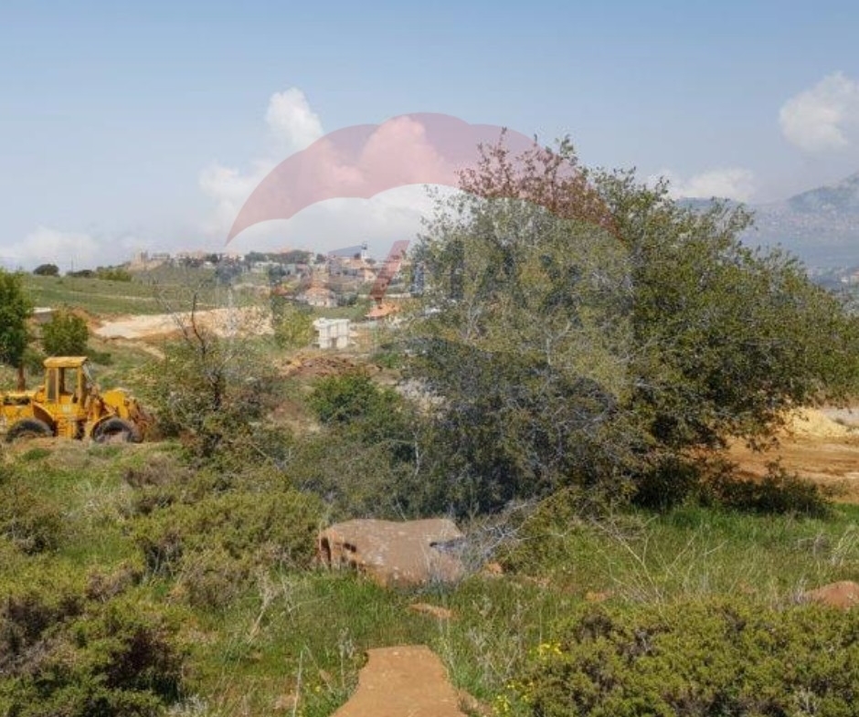 R9-2121 Land 3520m for sale in Hadath El Jebbeh - Bcharre District — Photo 3 of 5
