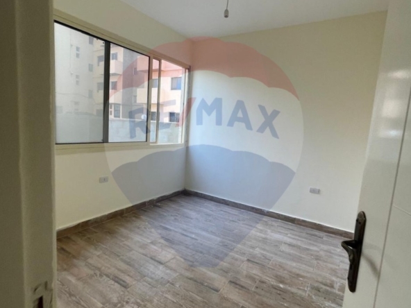 R9-2113  Ground Floor Apartment with Garden for Sale in Abu Samra Near Shifaa Hospital – Tripoli — الصورة 3 من 6