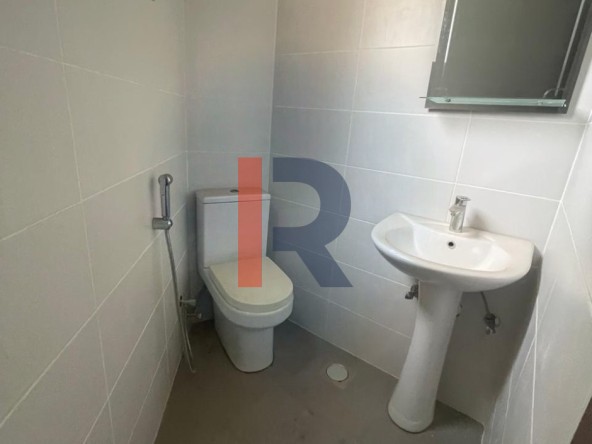 R9-2110  Office 100m for rent in Boulevard Al Salam - Bahsas, — الصورة 4 من 7