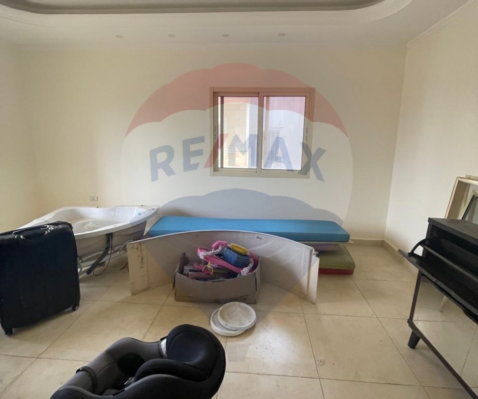 R9-2113  Ground Floor Apartment with Garden for Sale in Abu Samra Near Shifaa Hospital – Tripoli — الصورة 4 من 6