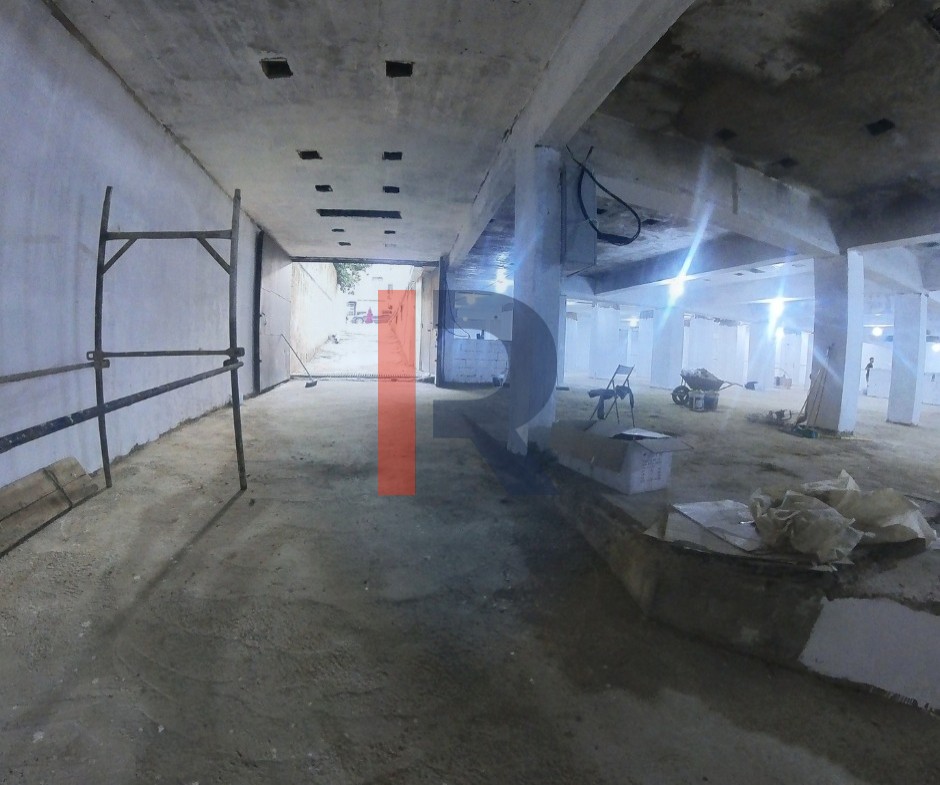 R9-2136 Warehouse 2000m for sale in Abu Samra مستودع للبيع – أبو سمرا، طرابلس — الصورة 2 من 10